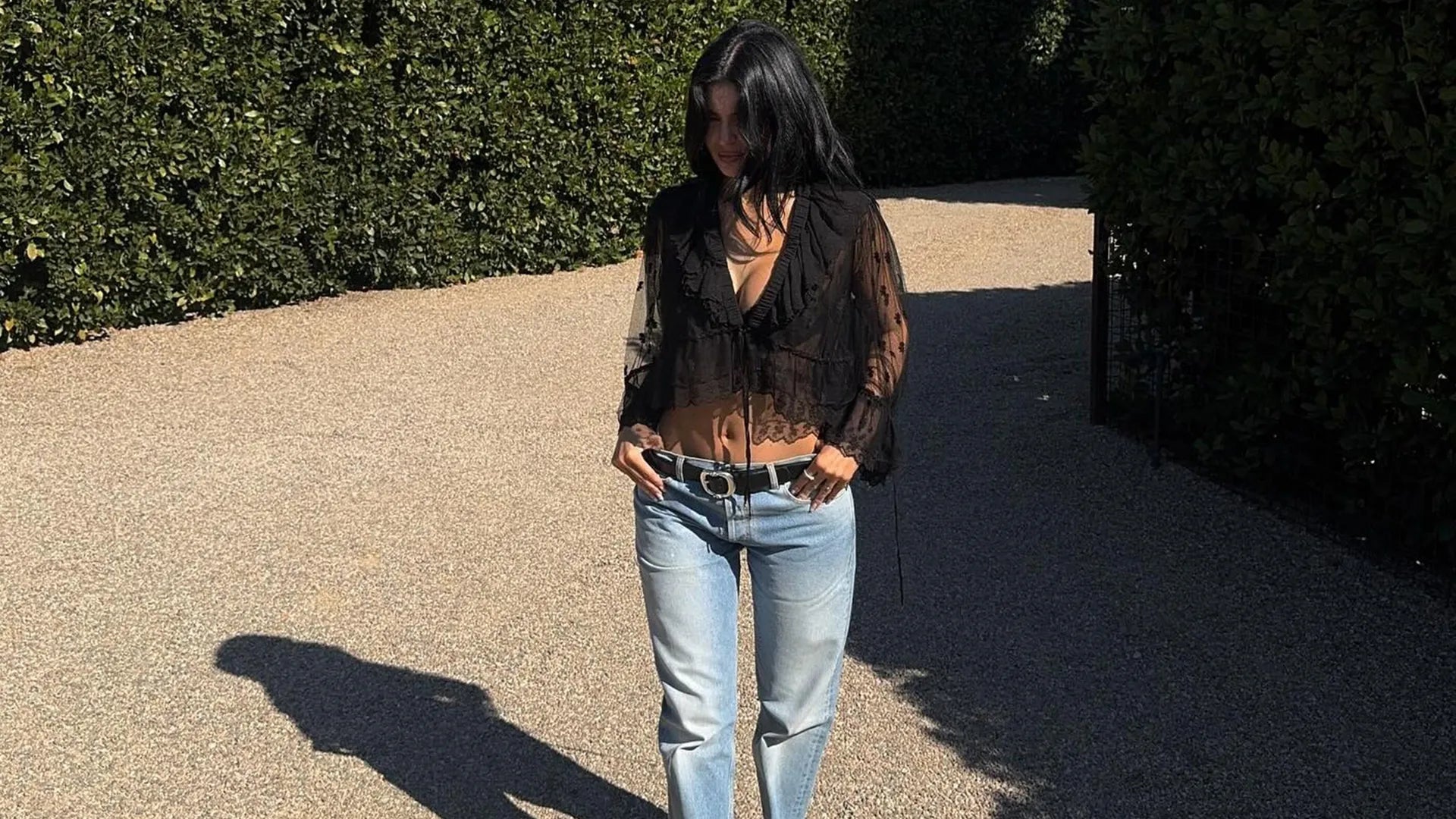 Kylie Makes Low-Rise Denim Feel Fresh—Here’s How