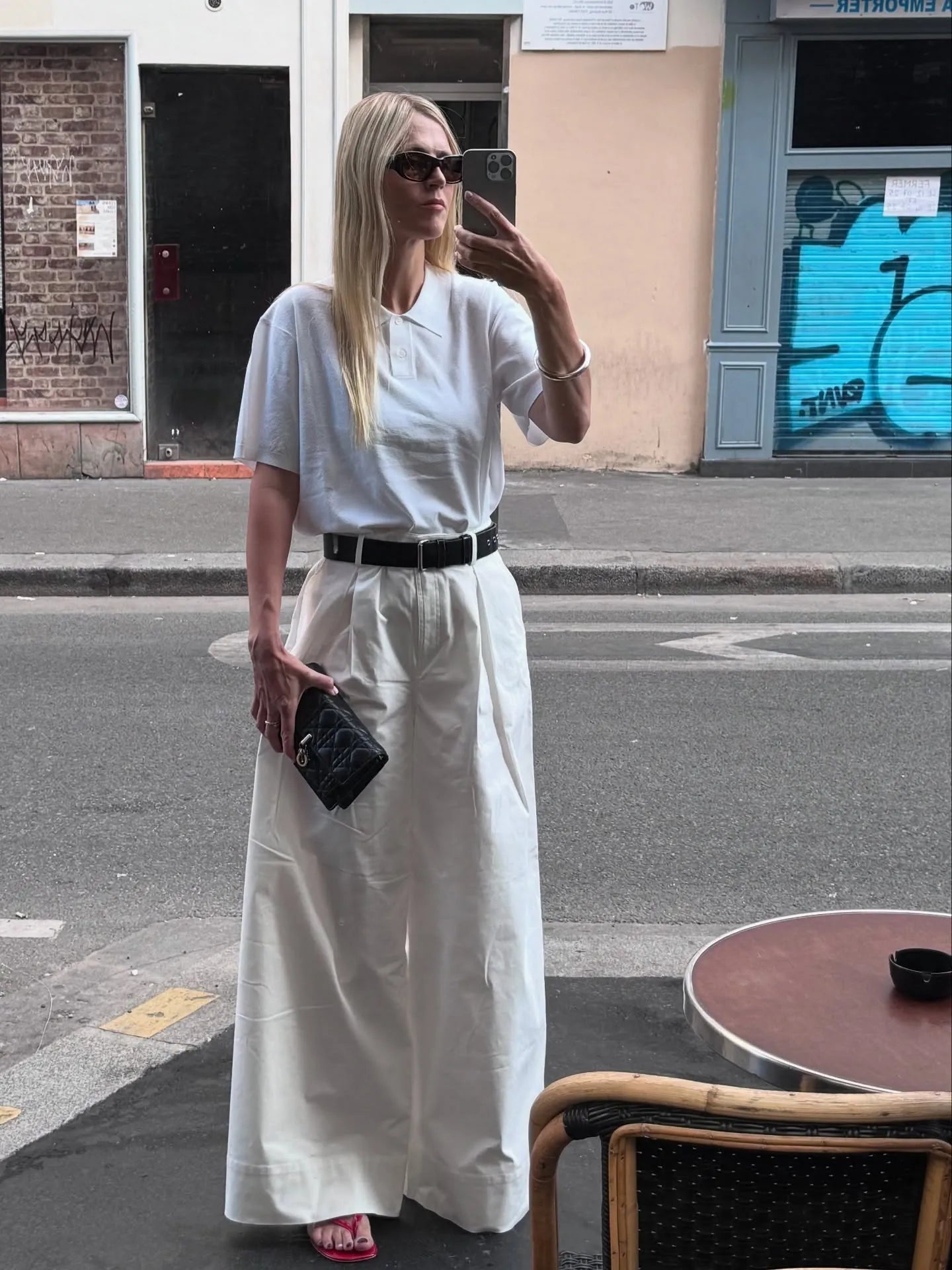 Effortless Summer Chic: Styling White Pants with Flip‑Flops