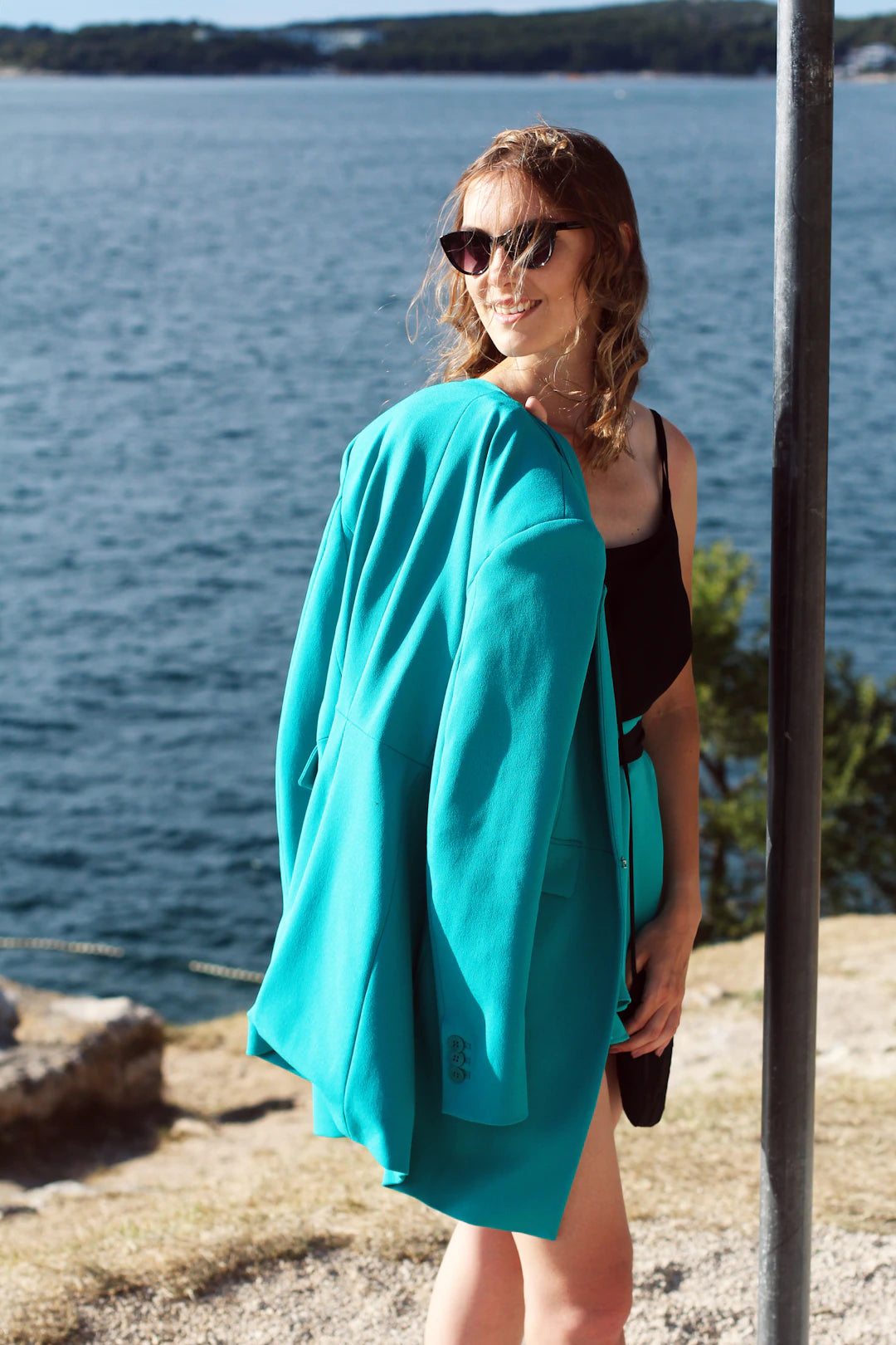 Effortlessly Chic Capri and Sequin Styles for Summer