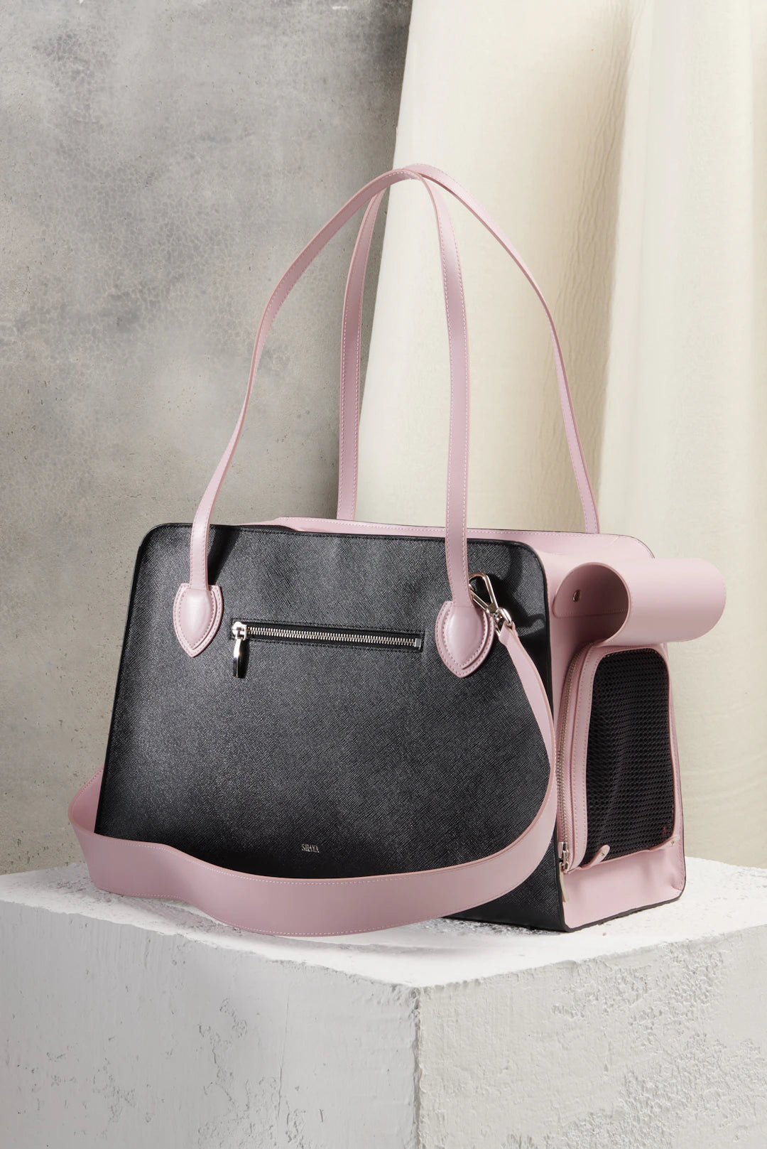 Chic Handbags That Elevate Everyday Elegance