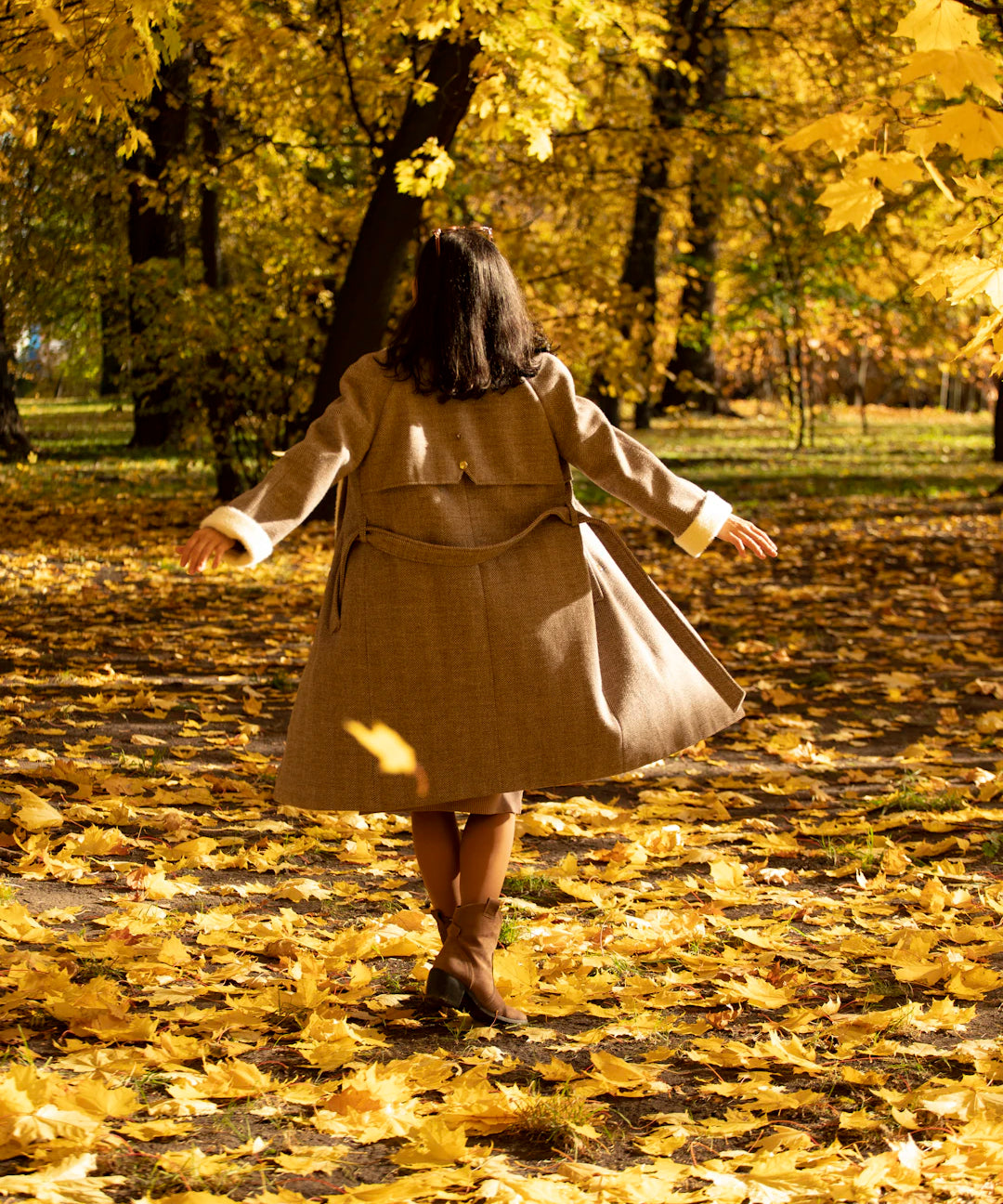 Seamlessly Shift Your Wardrobe Summer to Fall Fashion
