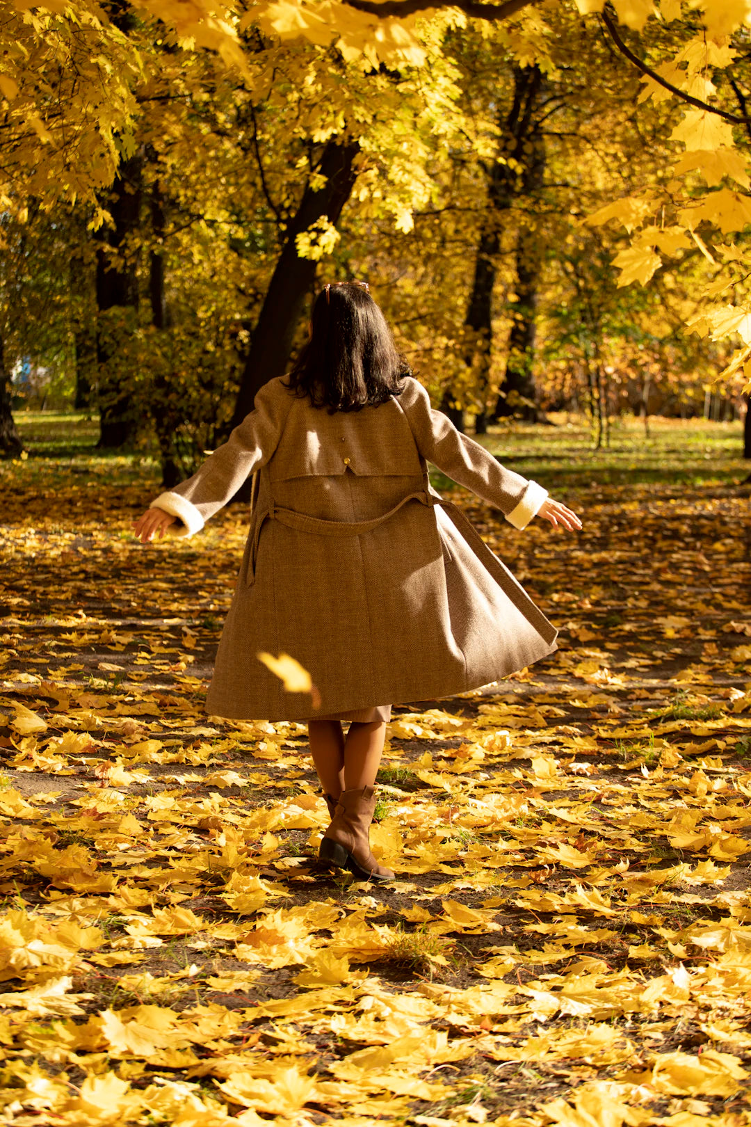 Seamlessly Shift Your Wardrobe Summer to Fall Fashion