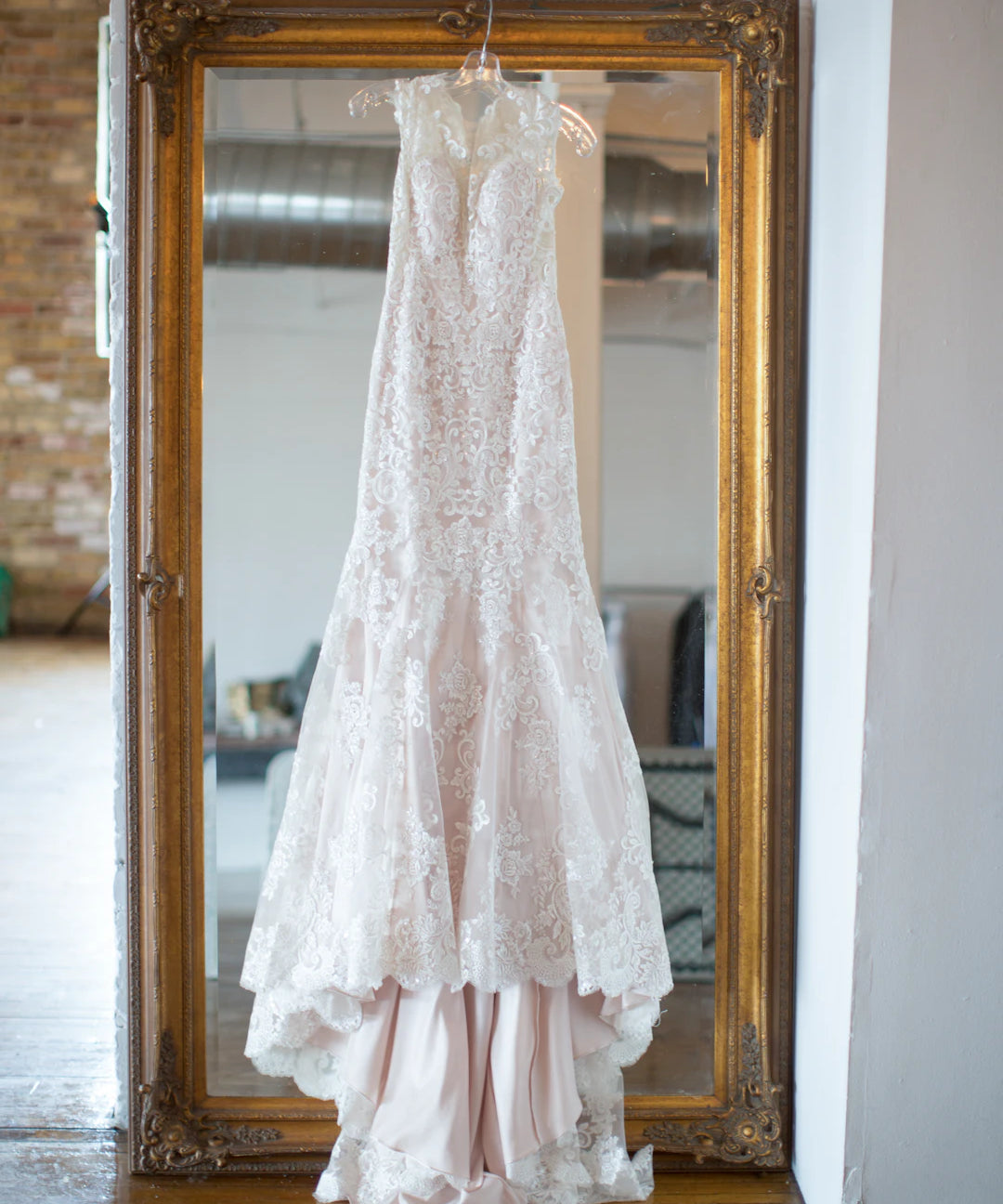 Stylish Lace Mini Dresses to Elevate Your Wardrobe