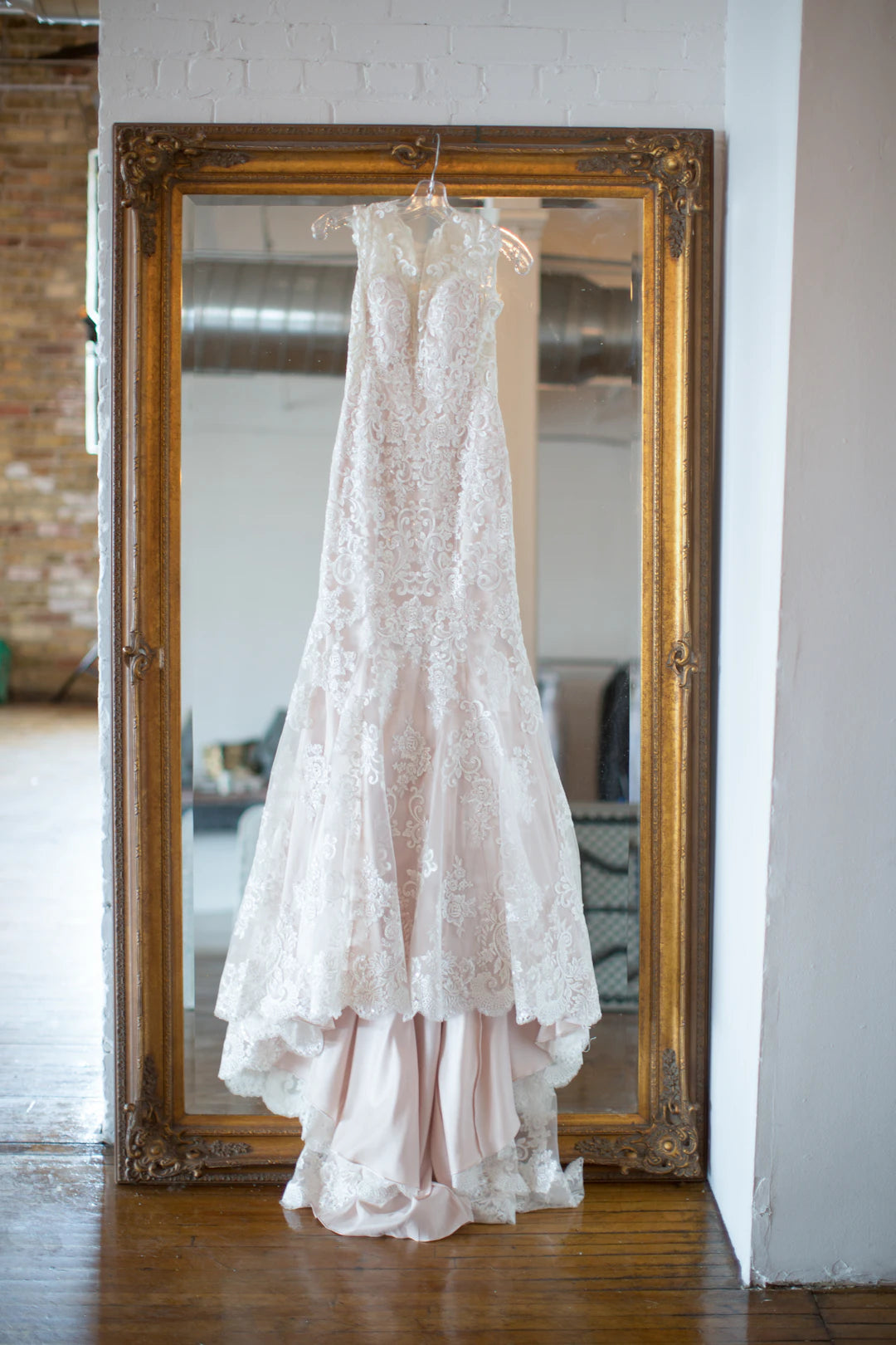 Stylish Lace Mini Dresses to Elevate Your Wardrobe