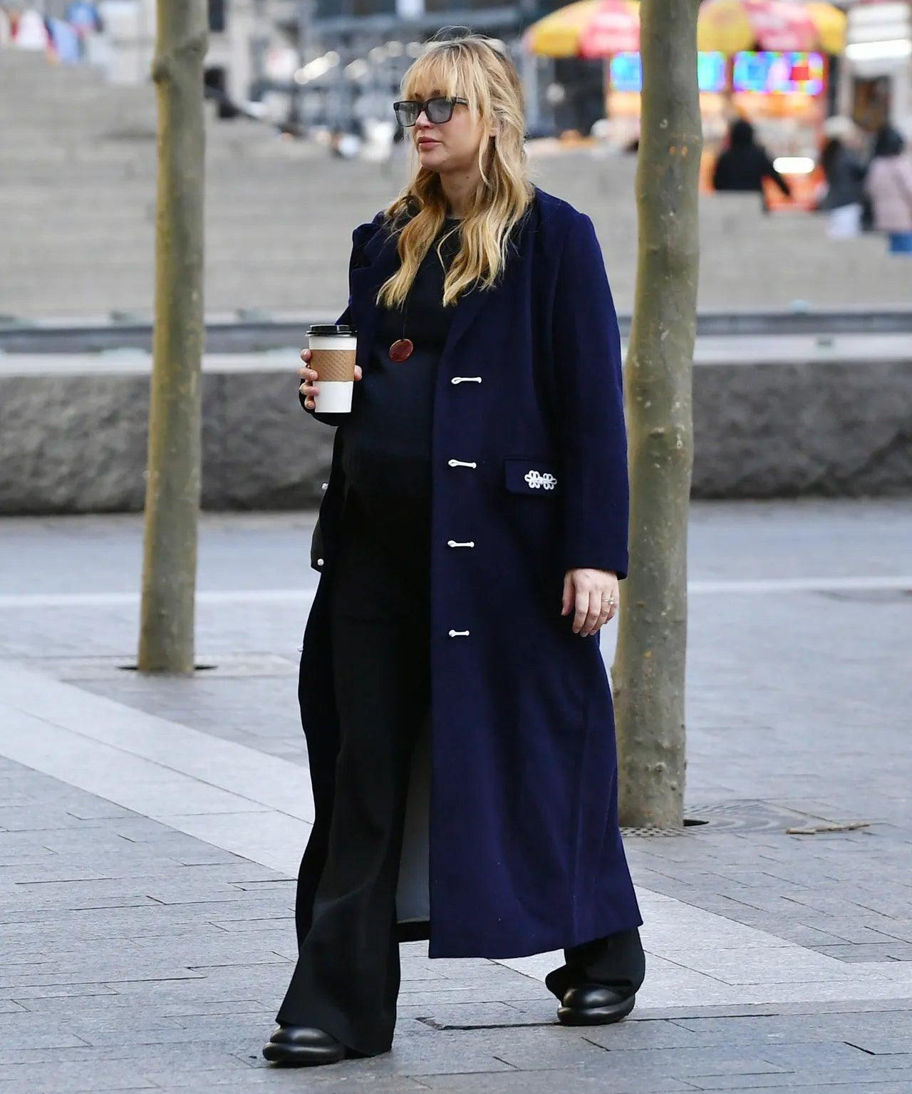 Jennifer Lawrence Revives the Navy Blue and Black Trend